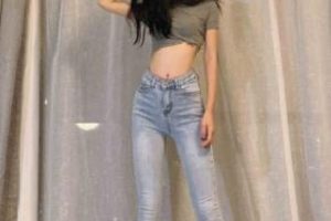 最新爱丝袜的Vivian姐性感厨娘