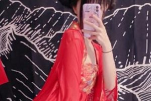 女神与肉便都是土豪专享,穷鬼只能眼睁睁看着女神和肉便。