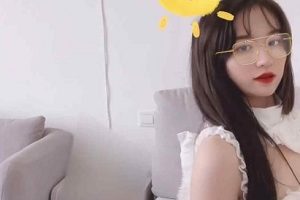 斗鱼当红顶流主播,不见星空,不见星辰,不见大海。