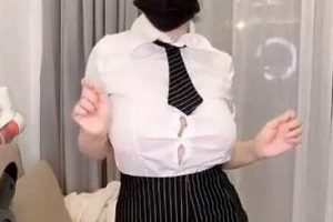 最新虎牙超人气话题性十足高颜绝顶身材极品女神【巨R姬】抖音（萌萌）最新稀缺有尺度完整合集[40.9G]