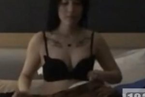 在杏吧,这个“小海哥”居然是一个懂“兵法”的小妹妹。