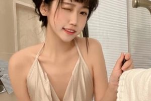 可爱妹子不呆猫浴室,这波C作很6!