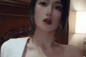 江疏影的暗黑造型,其实是隐藏了两个少女的心。