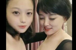 最新虎牙超火爆最新成熟女人系与清纯女CP组合（小海媚勾引乖巧侄女）共同自嗨稀缺散播完整合集【1V-745m】【百度内部盘】