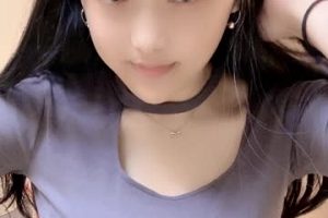 燕子姐姐自拍成熟美女白色T恤福利，高清图集火爆快手！