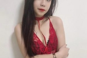 美女主持人被指教成小小狗，穿紧身衣服的美丽令人惊艳