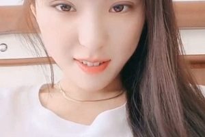 [转载搬运] 怎么看都好看的清纯女神沉沦啊！这么漂亮的妹子 被个猥琐大叔给狠狠地擦 [3v+1.3GB][百度盘]