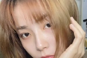 美女口腔特写：舌头、喉咙、核酸、牙齿的诱惑