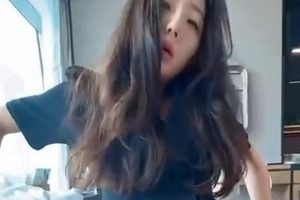 《张津瑜警花：吃瓜视频》