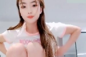 性感美女主播流身无毛某处