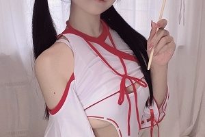肉酱阿职业COSER穿COS衣服的52集视频、29套作品和1057张美图！天生萌、肉感、经典作品！