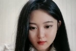 颜值超高新人美女！肉肉身材皮肤白嫩！穿上黑丝翘胖臀…[1V+846MB][百度盘]