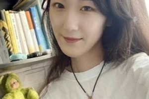 校花李穆轩的视频和私照合集：清纯与瘦身的魅力互动