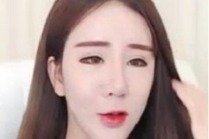 Aicee主播表演扑克表演