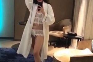 高端小姐姐视频露脸真实素质，资源贵值得下载