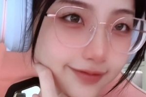 开放阿黑颜cos女神yuumeilyn，新视图，8P16V，1.2G，百度盘，后缀改rar，解压2次