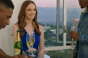 白色美女HazelMoore双洞神功34分钟视频