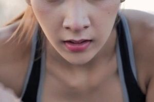 高价购入超清纯新人福利姬露脸