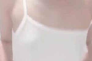 高中女生在家直播：温暖真实的生活分享