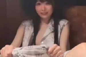 网吧玩玩就妗绝顶媚态蜜汁美少女Yua手Y变脸瞬间，1V-1.1G资源惊艳全场