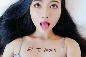 8位展示最新私拍户外玩弄蜜桃臀，超高质量！