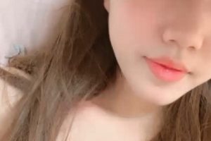 清纯可爱乔乔妹妹黑框眼镜双马尾视频24v18.4g，收藏热度飙升