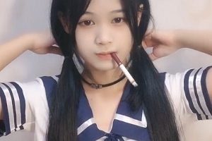 [自行打包] 年轻妹子嫩妹放飞自我表演，道具某处水花狂喷 [V3+3.5G][百度盘]