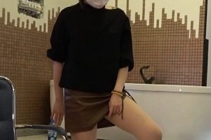 《神秘女主高跟鞋魅力：2个视频，清晰1080p与720p》