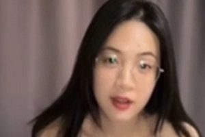 付费抖音定制唐瑶瑶最新合集1V11.34G，秀黑B逗奶