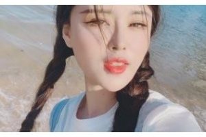 抖音网红少女薄丝汉服一只萌宠最新合集12V695M，魅力直播与照片分享