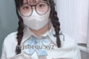 推特眼镜嫩妹汌汌最新合集50V30G，年轻可爱大胆