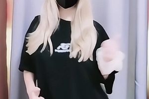 张信哲PUA大神10月付费福利视频合集，清纯学生小狗热舞自拍11G独家