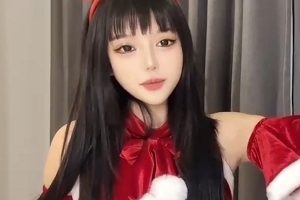 足艺视频百度盘超人气美少女欲梦圣诞特辑1V600M，自行打包线下约会催精。