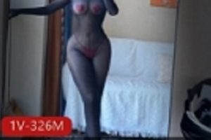 微密圈欧美身材小王最新合集1V1G，油光黑丝魅惑展示