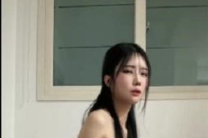 韩国反差女神尹公主最新自拍合集5V613M，自娱自乐潮P