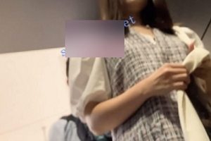 骚丁诱人1.48GB两位小姐姐地铁抄底日产合集